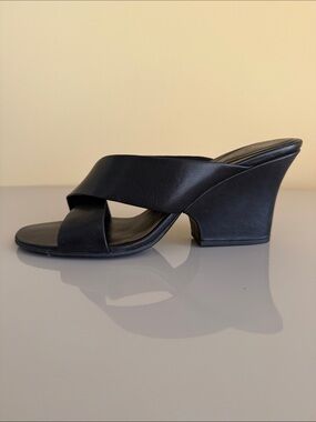 Jeffrey Campbell- Tetra Slide Sandal
